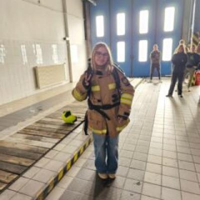 437752012 18087091597438759 1009706919782096836 N 240x300