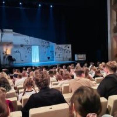 437798406 18087178165438759 2590374829347025551 N 300x189