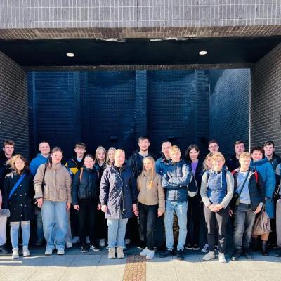 437962748 18087178174438759 1178154453799383319 N